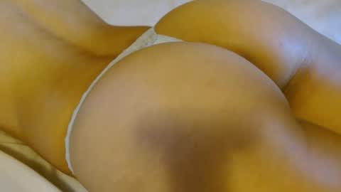 Snapshot of honeygoldenbaddie24 chatting on 11-26-25, 08:43 honeygoldenbaddie24 online show from 11-26-25, 08:43