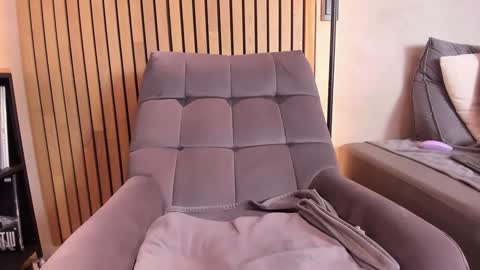 Sofia independent model online show from 12-19-24, 02:24