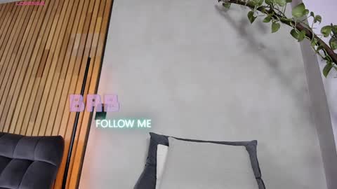 Sofia independent model online show from 12-27-24, 11:17