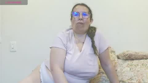 Snapshot of honeyhotpaty chatting on 05-17-26, 03:48 sofia online show from 05-17-26, 03:48