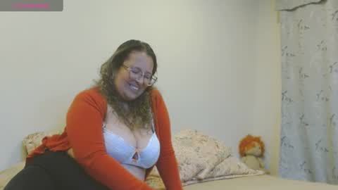 Snapshot of honeyhotpaty chatting on 06-10-26, 04:12 sofia online show from 06-10-26, 04:12