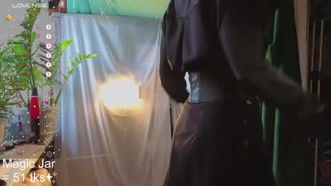 Snapshot of honeylem0n chatting on 09-30-25, 03:44 Molly online show from 09-30-25, 03:44