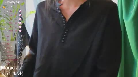 Snapshot of honeylem0n chatting on 10-14-25, 03:40 Molly online show from 10-14-25, 03:40