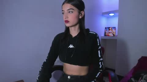 Snapshot of honeyluxe_ chatting on 06-17-26, 07:59 HONEY LUXE online show from 06-17-26, 07:59