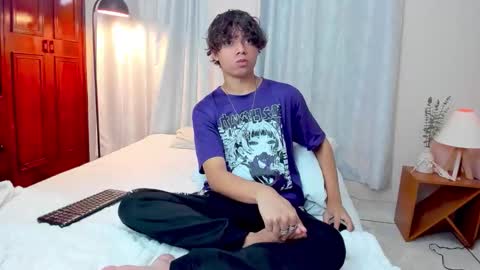 Snapshot of honeymoon_sariel chatting on 10-13-25, 01:33 honeymoon_sariel online show from 10-13-25, 01:33