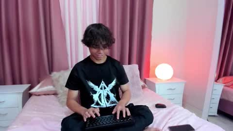 Snapshot of honeymoon_sariel chatting on 10-16-25, 07:37 honeymoon_sariel online show from 10-16-25, 07:37