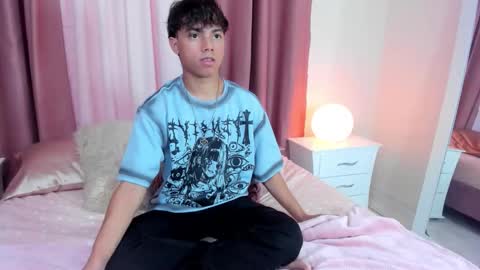 Snapshot of honeymoon_sariel chatting on 10-26-25, 08:37 honeymoon_sariel online show from 10-26-25, 08:37