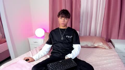 Snapshot of honeymoon_sariel chatting on 11-14-25, 08:40 honeymoon_sariel online show from 11-14-25, 08:40