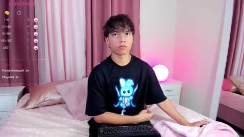 Snapshot of honeymoon_sariel chatting on 11-17-25, 08:14 honeymoon_sariel online show from 11-17-25, 08:14