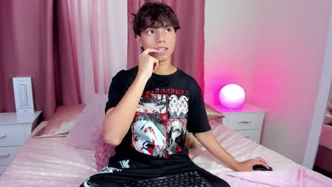 Snapshot of honeymoon_sariel chatting on 11-24-25, 01:44 honeymoon_sariel online show from 11-24-25, 01:44