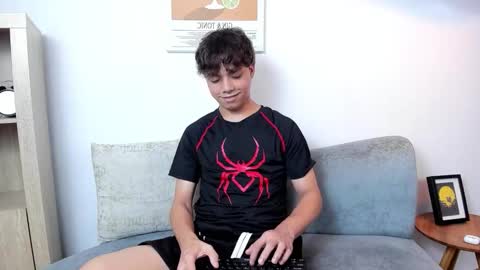 Snapshot of honeymoon_sariel chatting on 11-27-25, 08:00 honeymoon_sariel online show from 11-27-25, 08:00