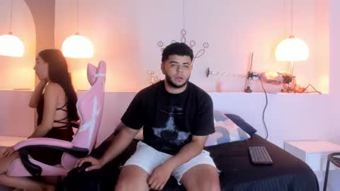 honeytwins online show from 07-21-26, 04:15