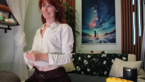 Noelle online show from 10-22-25, 02:34