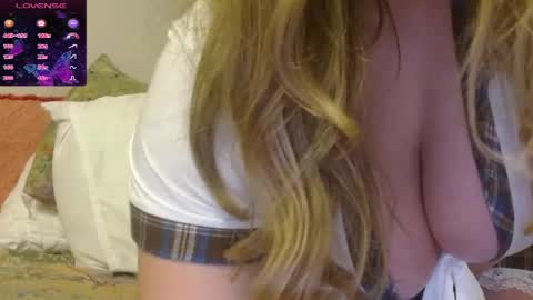 Snapshot of honeyvalerie chatting on 12-13-24, 08:20 Val online show from 12-13-24, 08:20