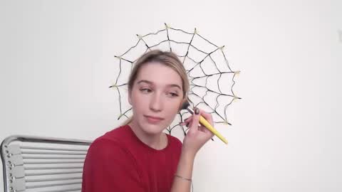 Snapshot of honeyveil chatting on 10-27-25, 11:47 honeyveil online show from 10-27-25, 11:47