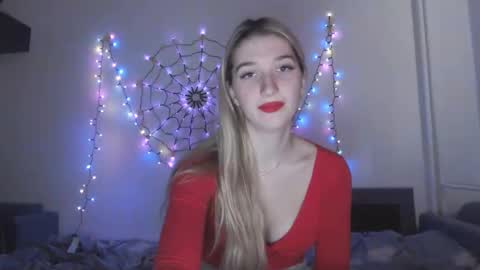 Snapshot of honeyveil chatting on 11-14-25, 12:37 honeyveil online show from 11-14-25, 12:37