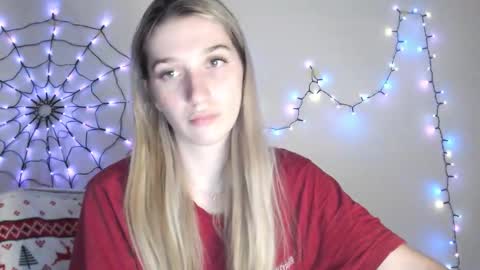 Snapshot of honeyveil chatting on 11-28-25, 09:06 honeyveil online show from 11-28-25, 09:06