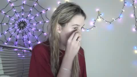 Snapshot of honeyveil chatting on 11-29-25, 11:57 honeyveil online show from 11-29-25, 11:57