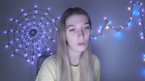 Snapshot of honeyveil chatting on 12-04-25, 02:15 honeyveil online show from 12-04-25, 02:15