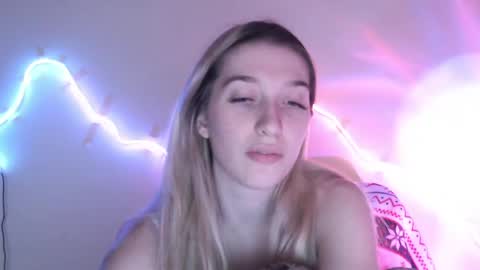 honeyveil online show from 04-19-26, 03:55