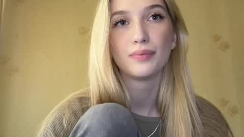 honeyveil online show from 05-17-26, 11:17