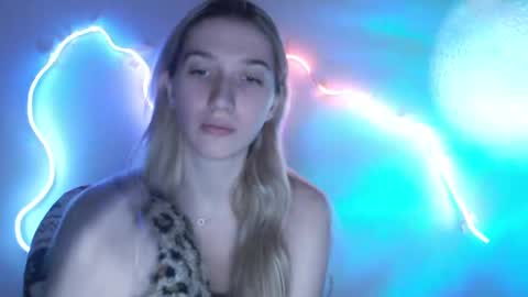 honeyveil online show from 06-05-26, 05:18