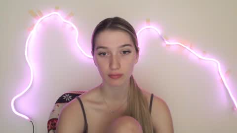 honeyveil online show from 06-25-26, 11:37