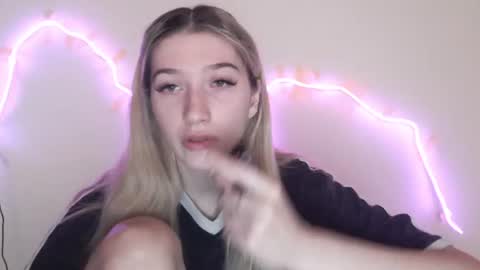 honeyveil online show from 07-07-26, 11:47