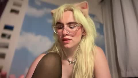 Emi Rose online show from 10-29-25, 06:15