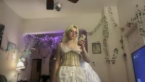 Emi Rose online show from 11-18-25, 04:39