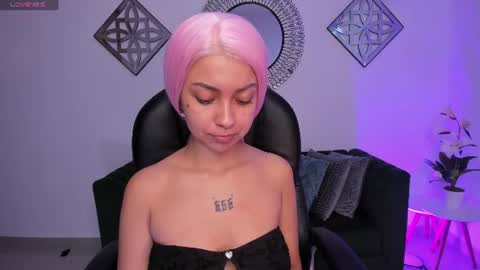 Snapshot of honeyy_taylor chatting on 08-06-26, 11:45 honeyy_taylor online show from 08-06-26, 11:45