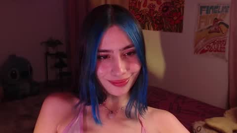 Snapshot of honeyypeaach chatting on 12-13-24, 11:06    online show from 12-13-24, 11:06