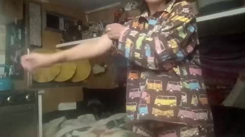 Snapshot of hoodoou chatting on 01-10-26, 02:57 hoodoou online show from 01-10-26, 02:57