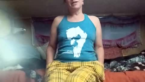Snapshot of hoodoou chatting on 03-27-26, 02:28 hoodoou online show from 03-27-26, 02:28