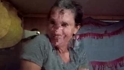 Snapshot of hoodoou chatting on 04-04-26, 05:38 hoodoou online show from 04-04-26, 05:38