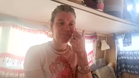 Snapshot of hoodoou chatting on 04-21-26, 03:50 hoodoou online show from 04-21-26, 03:50