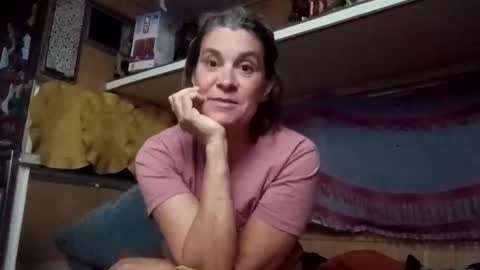 Snapshot of hoodoou chatting on 05-19-26, 04:41 hoodoou online show from 05-19-26, 04:41