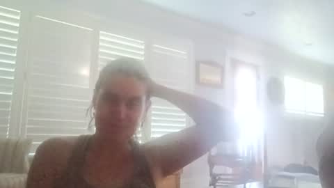 Snapshot of hoodoou chatting on 08-02-26, 12:09 hoodoou online show from 08-02-26, 12:09