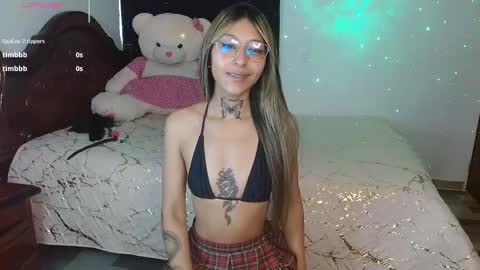 Snapshot of hoolly_jones chatting on 10-10-25, 02:49 Hoollly Jones online show from 10-10-25, 02:49