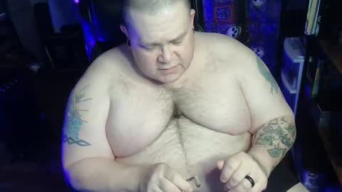 Snapshot of hoosierdaddyxl chatting on 11-17-25, 05:13 Sir online show from 11-17-25, 05:13