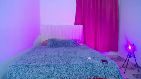 Snapshot of hoot_alicee chatting on 05-10-26, 10:48 ONLYFANS online show from 05-10-26, 10:48