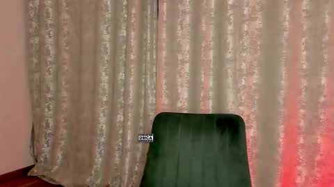 Snapshot of hoot_owl_cb chatting on 12-12-24, 10:20 Karina online show from 12-12-24, 10:20