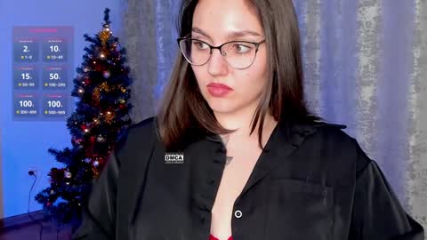 Snapshot of hoot_owl_cb chatting on 12-29-24, 10:45 Karina online show from 12-29-24, 10:45