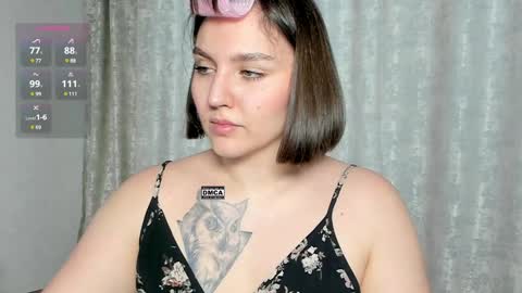 Snapshot of hoot_owl_cb chatting on 01-29-25, 03:01 Karina online show from 01-29-25, 03:01