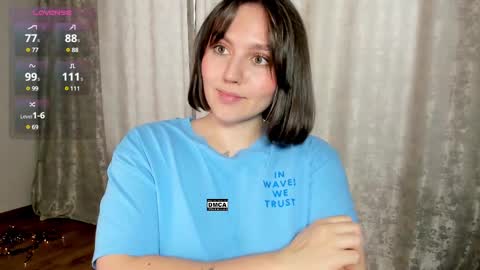 Snapshot of hoot_owl_cb chatting on 03-05-25, 01:42 Karina online show from 03-05-25, 01:42