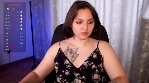 Snapshot of hoot_owl_cb chatting on 09-16-25, 11:17 Karina online show from 09-16-25, 11:17