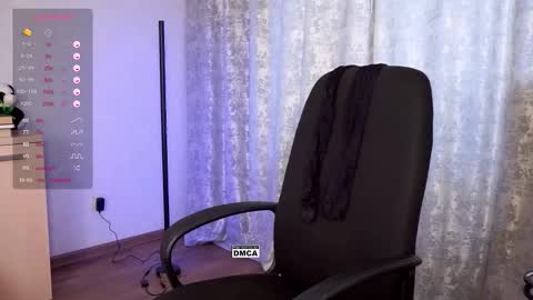 Snapshot of hoot_owl_cb chatting on 09-22-25, 04:03 Karina online show from 09-22-25, 04:03