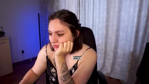 Snapshot of hoot_owl_cb chatting on 10-10-25, 01:04 Karina online show from 10-10-25, 01:04