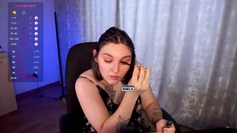 Snapshot of hoot_owl_cb chatting on 11-18-25, 02:39 Karina online show from 11-18-25, 02:39