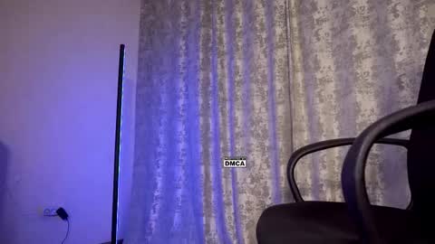 Snapshot of hoot_owl_cb chatting on 11-21-25, 04:05 Karina online show from 11-21-25, 04:05